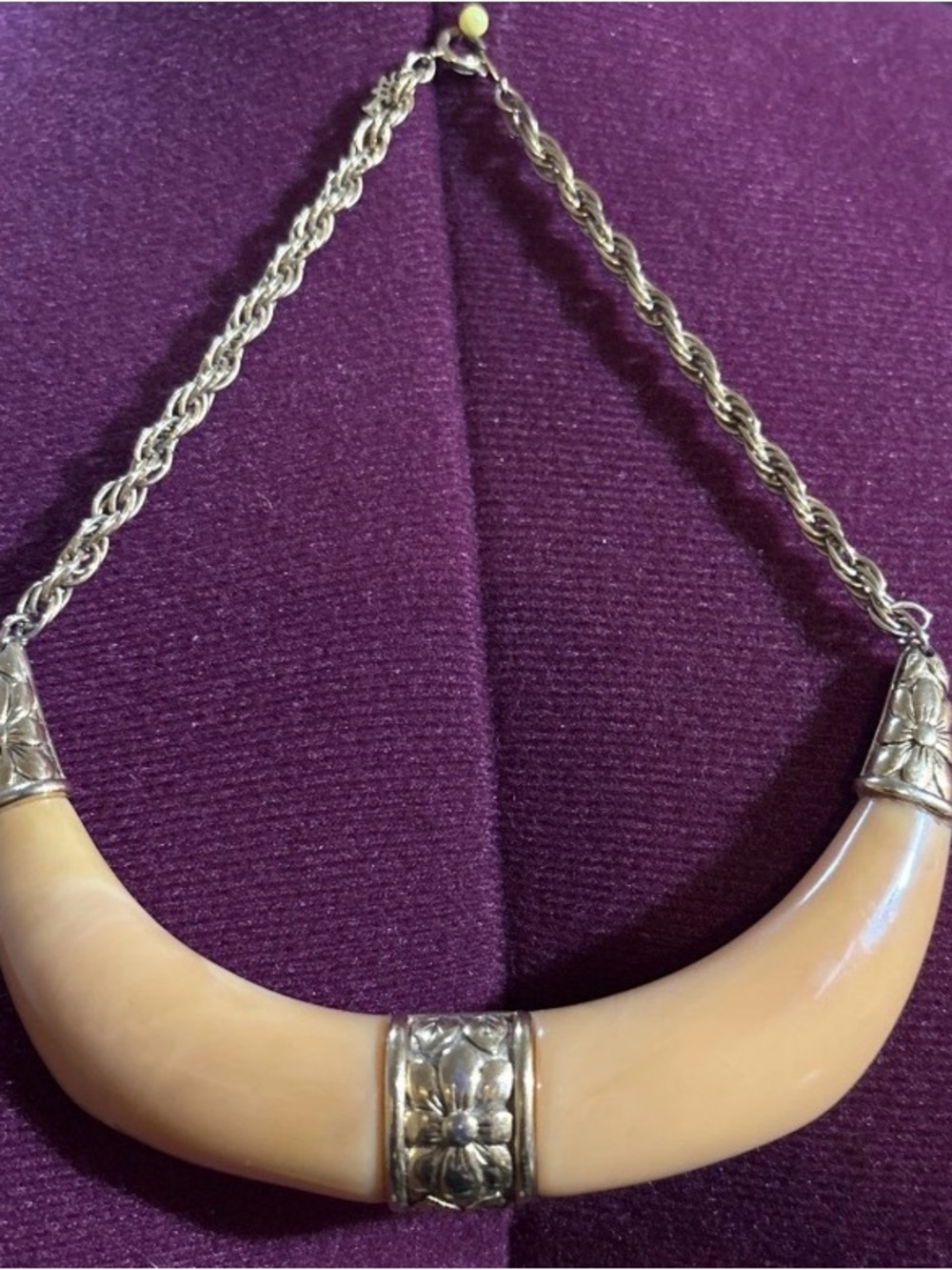 Vtg Rare Crown Trifari Peach Lucite Gold Tone Flower Bib Necklace